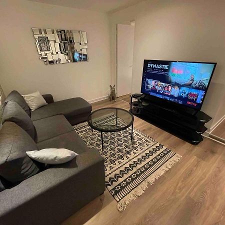Le Black & White, Hyper Centre - Paisible- Wifi Hd- Netflix- Proche Gare -Ideal Couple Et Business นีออร์ ภายนอก รูปภาพ